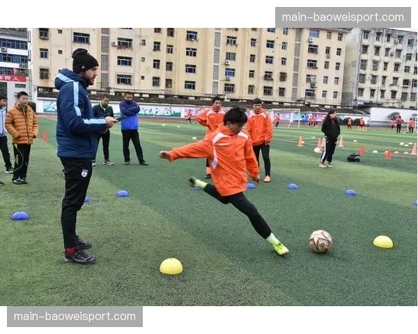 定位球战术走进校园：德国足协启动青少年专项训练计划